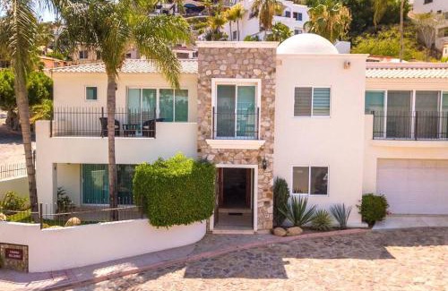 Pedregal Villa | Villa Cola de Ballena in Exclusive El Pedregal at Cabo's Downtown