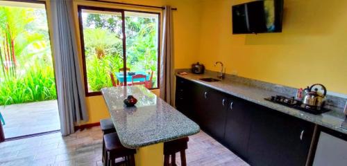 Nuevo Arenal Casa | Villa Colibri at LakeGardens