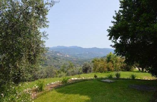 Fara in Sabina Apartamento | Villa Collebelvedere - Near Rome with Home Restaurant