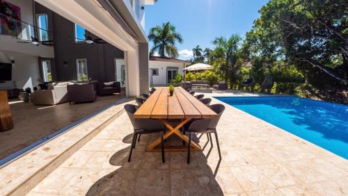 Urbanizacion Tavarez Villa | Villa Collie Luxury Retreat7 King Master Brmaid