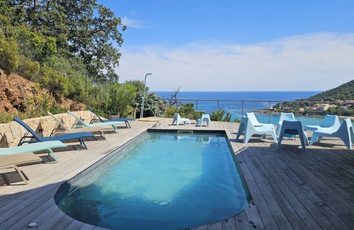 Tarcu Villa | VILLA COLOMBA - FRENTE AL MAR- 4 ****