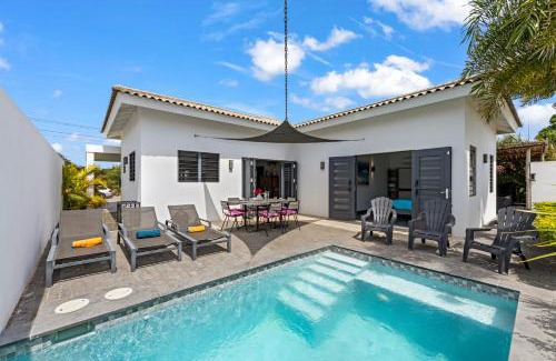 Willemstad Villa | Villa Color Breeze