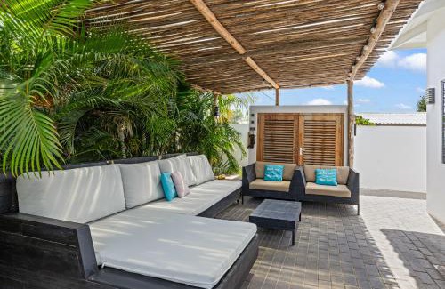 Willemstad Villa | Villa Color Breeze