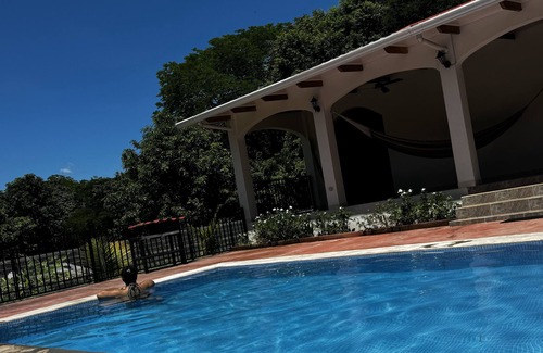 Coyolito Villa | Villa comoda y privada en la Isla del Tigre a pocos minutos del mar
