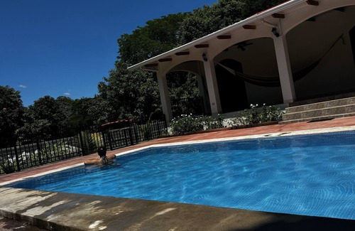 Coyolito Villa | Villa comoda y privada en la Isla del Tigre a pocos minutos del mar