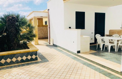Lido Marini Villa | Villa con doppio appartamento piano terra e semi-interrato