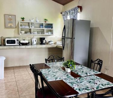 Aguas termales de Arenal Villa | Villa con las mejores vistas al volcán Arenal para 4 huéspedes