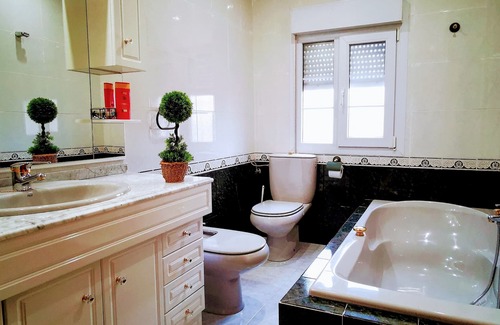 Carranque Casa | Villa con piscina de temporada entre Madrid y Toledo cerca Warner y Pou du Fou.