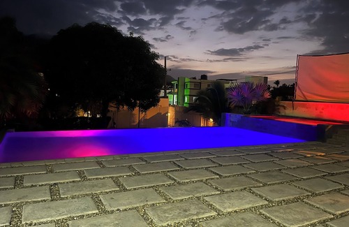 Residencial El Doral Casa | Villa las orquídeas, vista a montaña, Wi-Fi, parqueo gratis a minutos de playa