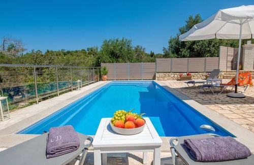 Rantatika Villa | Villa Constadina: Large Private Pool, A/C, WiFi