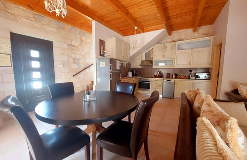 Kato Stalos Villa | Villa Constancia Las villas más increíbles para ti y tu familia