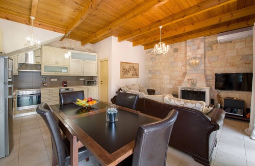 Kato Stalos Villa | Villa Constancia Las villas más increíbles para ti y tu familia