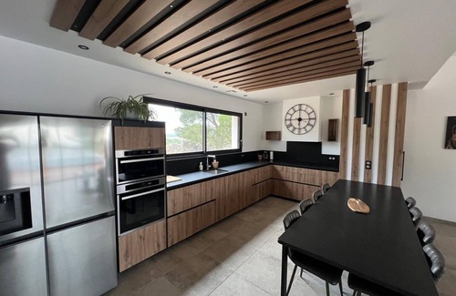 Les 3 Ponts Villa | Villa Contemporaine Piscine Privative Hauteurs de Nîmes Quartier Calme