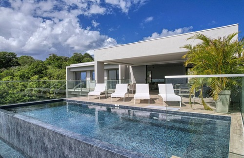Anse des Rochers Villa | Villa Corail, Accommodation with infinity pool with panoramic sea view