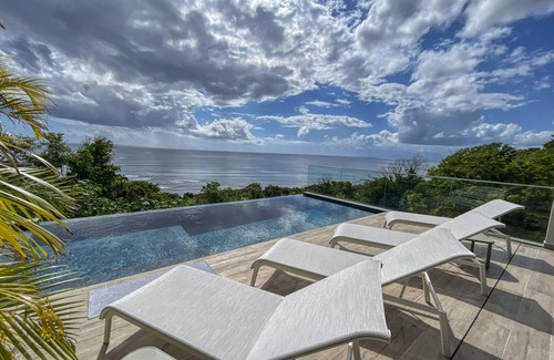 Anse des Rochers Villa | Villa Corail, Accommodation with infinity pool with panoramic sea view