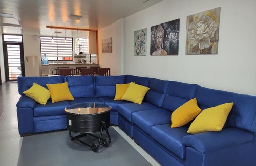 Baños de Agua Santa Villa | Villa Cosmopolita