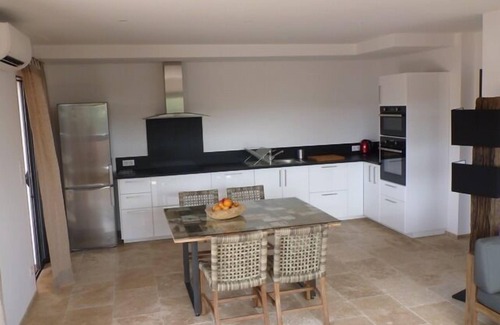 Tizzano Casa | Casa privada en el corazón del pueblo de pescadores con vistas al mar. Clim, Wi-Fi