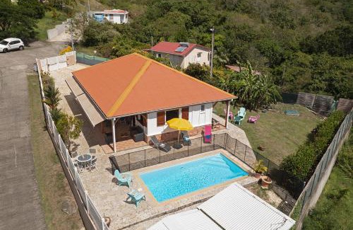 Le Diamant Villa | Villa créole et bien etre exclusif avec piscine et jacuzzi privé