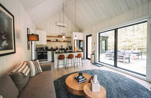 Logan Villa | Villa Creek at Hugga In the Hills -Sleeps 5
