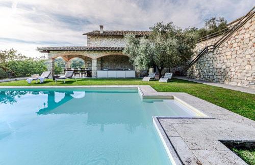 Calenzano Villa | Villa Crociferi