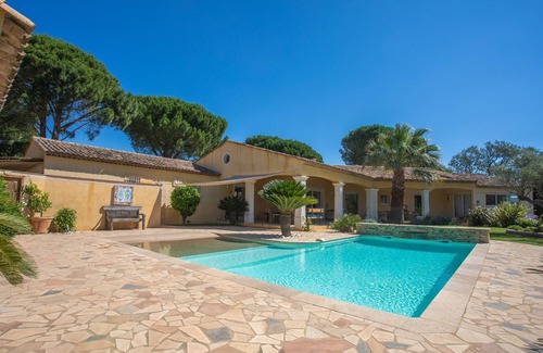 Les Brugassieres Villa | Villa 'D'Amour' con terraza privada, Wi-Fi y aire acondicionado