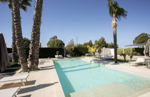 Leverano Casa | Villa Dalesco | Sole b&b in villa with pool