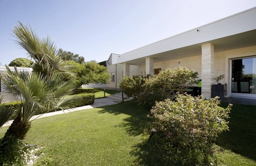 Leverano Casa | Villa Dalesco | Sole b&b in villa with pool