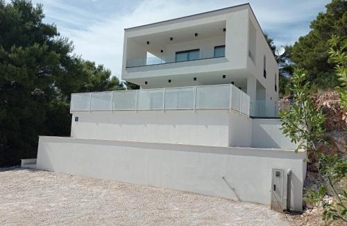 Komarna Villa | Villa Danny
