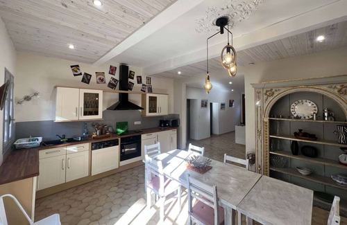 Vinassan Villa | Villa de Charme Entièrement Renovée, 4 Chambres, Piscine