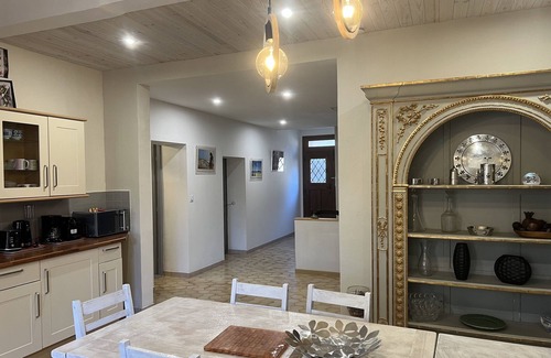 Vinassan Villa | Villa de Charme Entièrement Renovée, 4 Chambres, Piscine