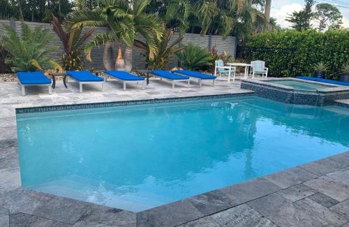 Naples Park Villa | Villa De Charme with Heated Salt Water Pool and Spa
