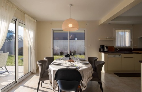 Le Pouldu Casa | Villa de la Paix by Interhome