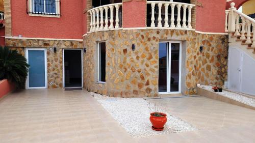 Gran Alacant Villa | Villa de lujo con piscina privada y barbacoa R11 by Novadesta