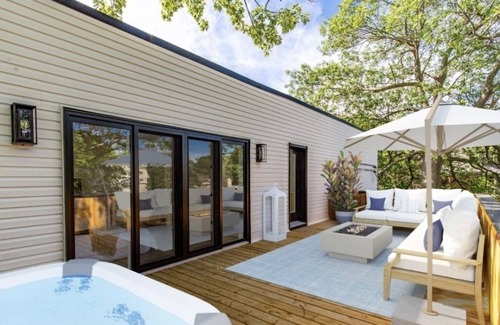 Saint-Lambert Villa | VILLA DE LUXE - 1O MIN FROM DOWNTOWN MONTREAL, QUEBEC