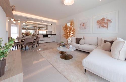 Los Alcázares Villa | Villa de Sol in Los Alcazares with 4 bedrooms, private swimming pool, sauna and jacuzzi.