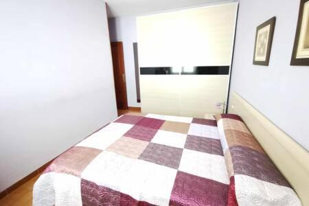 El Vendrell Villa | Villa de una planta con piscina, ideal familias