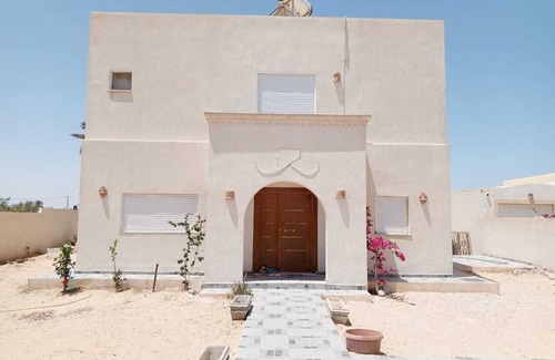 Houmt Souk Casa | Villa de Vacances de Luxe à Houmt Souk, Djerba Piscine, Jardin et Confort Absolu