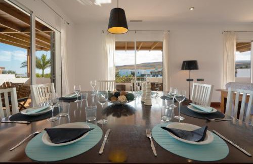 Puerto Calero Villa | Villa Dedalos - A luxury large villa with a heated pool in Puerto Calero