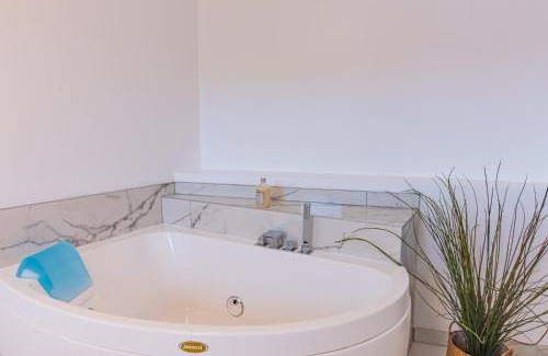 Calozzo Apartamento | VILLA DEI VENTI - FOHN APARTMENT by Curtiaffitti