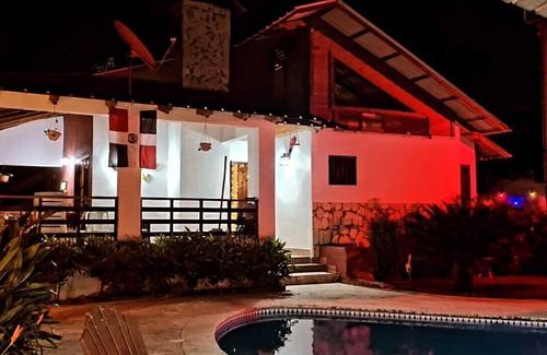 Manabao Villa | Villa Del Cielo, Piscina y Rio.