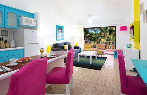 Puerto Vallarta Complejo | Villa del Palmar Resort and Spa on the beach at Banderas Bay. Close to downtown.