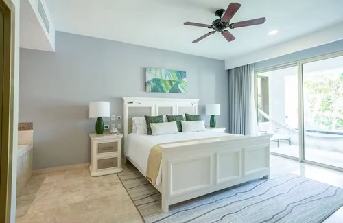 Puerto Juárez Complejo | Villa del Palmar Cancun All Inclusive Beach Resort & Spa