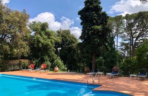 San Baronto Complejo | Villa del Parco in Tuscany