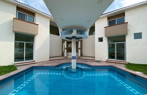 San Luis Potosí Villa | Villa delfines, suite, alberca y 4 habitaciones