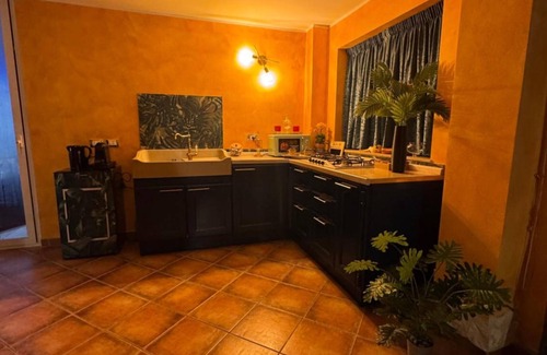 Trecastagni Villa | Villa 'Dell Etna Excelsior Suite' with Mountain View, Wi-Fi and Air Conditioning