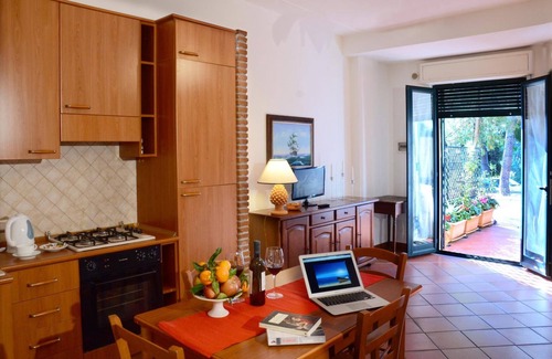 Aci Castello Cama Y Desayuno | Villa delle Palme
