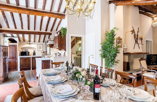 Vorno Casa | Villa delle Viole: An elegant and welcoming two-story apartment that is part of a villa immersed in a splendid landscape, in a lovely little hamlet, with Free WI-FI.