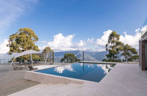Copacabana Casa | Villa Denali | Ultimate Sky High Mansion