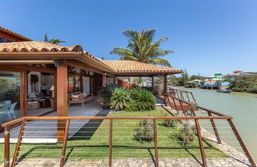 Marina Casa | Villa Dera Búzios: Conforto y Lujo en 6 suites frente al Canal.