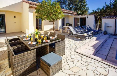 Laroque-des-Alberes Villa | Villa des Alberes by Villa Plus